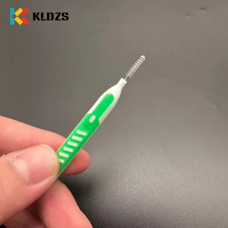 Dis-Excute Interdental Peniculus